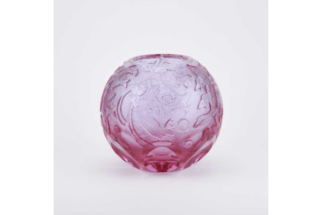 HEINRICH HUSSMANN FOR MOSER, AN ART DECO CAMEO CARVED DICHROIC GLASS AQUARIUM VASE, CIRCA 1927 - Image 5 of 5