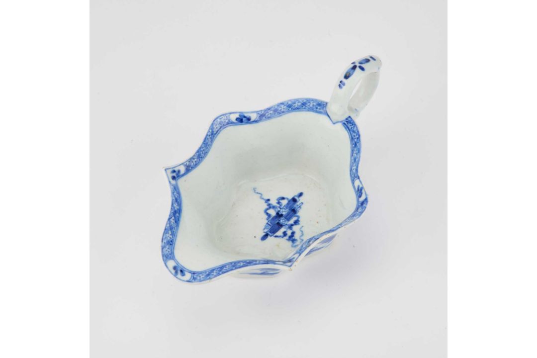 A BOW BLUE AND WHITE SAUCEBOAT, CIRCA 1752-53 - Image 2 of 3