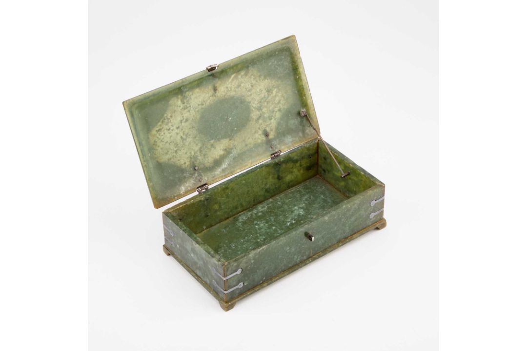A BOWENITE CASKET, BHERA, PUNJAB, CIRCA 1900 - Image 3 of 5