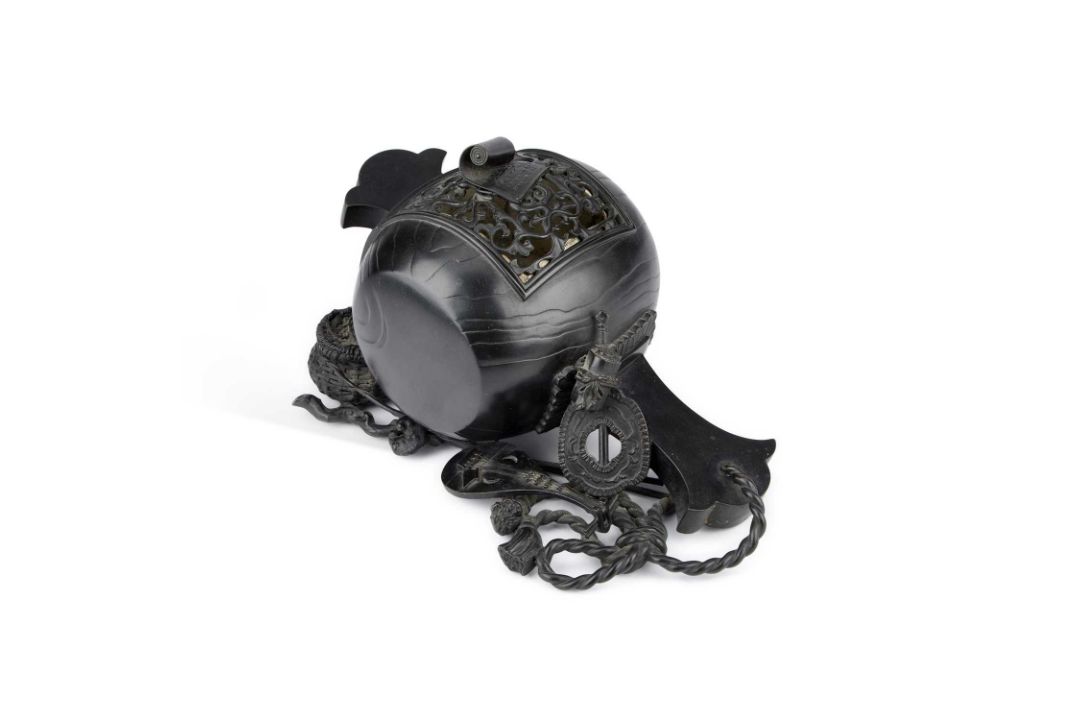 A FINE AND UNUSUAL JAPANESE BRONZE INCENSE BURNER, TOKYO SCHOOL, CIRCA 1880 - Image 1 of 2