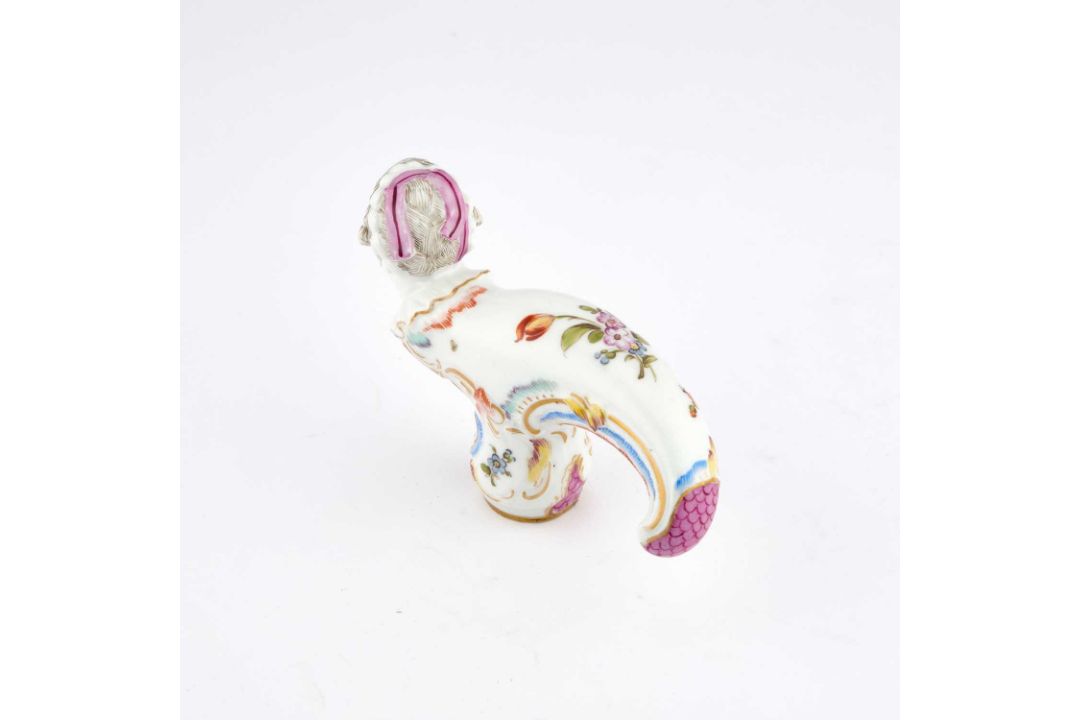 A MEISSEN PORCELAIN 'FRAUENKOPF' CANE HANDLE - Image 2 of 4