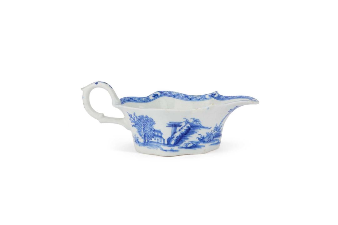 A BOW BLUE AND WHITE SAUCEBOAT, CIRCA 1752-53 - Image 1 of 3