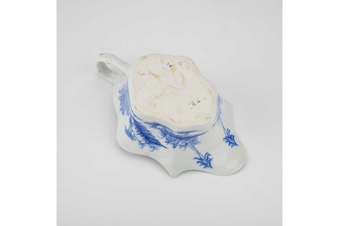 A BOW BLUE AND WHITE SAUCEBOAT, CIRCA 1752-53 - Image 3 of 3