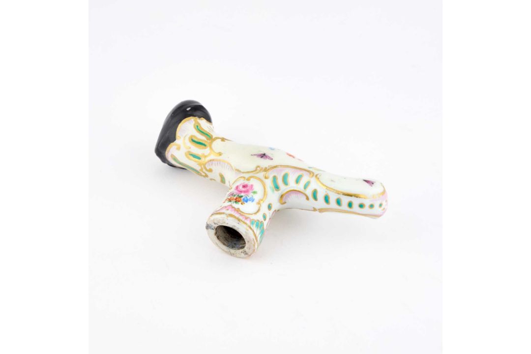 A MEISSEN FIGURAL CANE HANDLE, 19TH CENTURY - Image 3 of 3