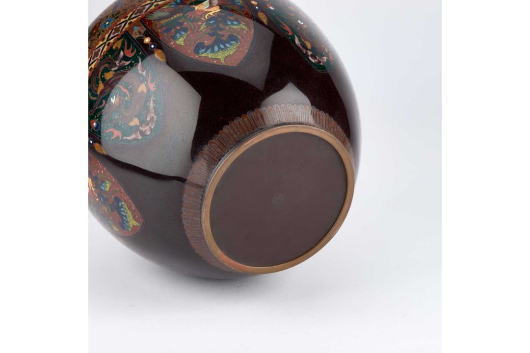 A LARGE JAPANESE CLOISONNÉ ENAMEL VASE, ANDO WORKSHOP, MEIJI PERIOD - Image 2 of 2