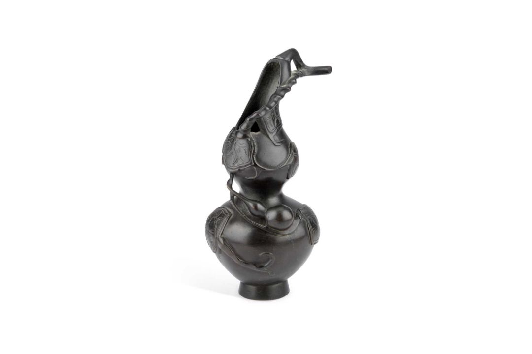 A JAPANESE BRONZE IKEBANA VASE - Image 1 of 10