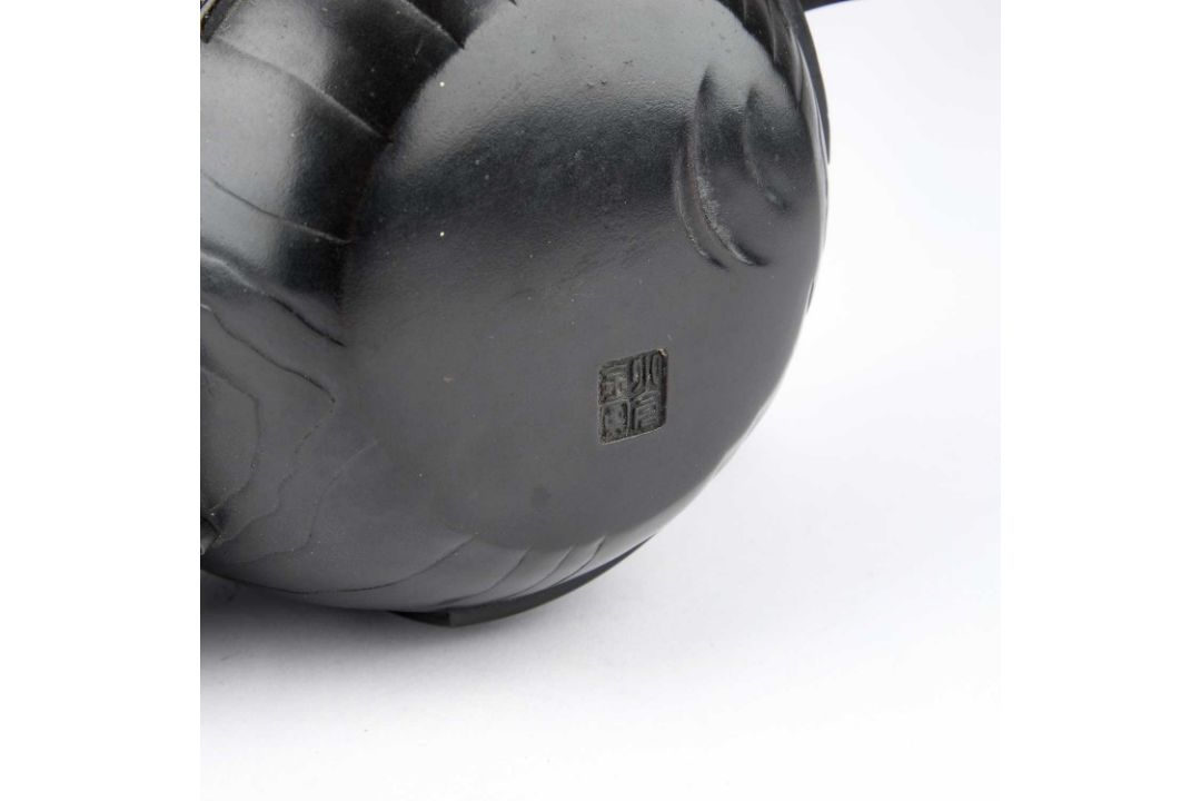A FINE AND UNUSUAL JAPANESE BRONZE INCENSE BURNER, TOKYO SCHOOL, CIRCA 1880 - Image 2 of 2