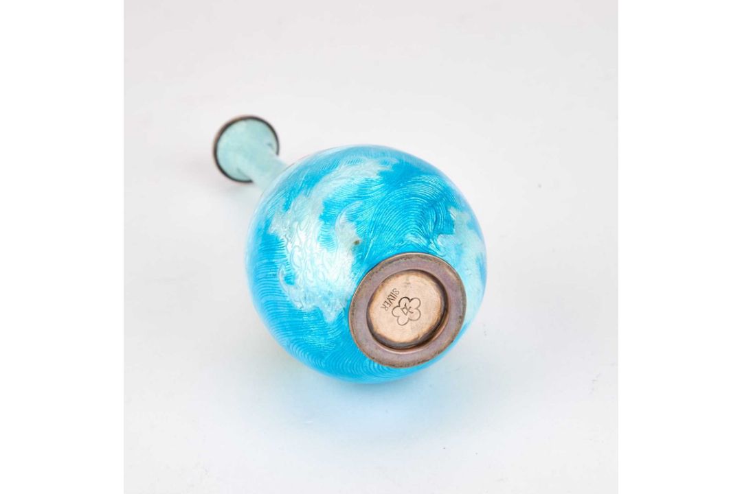 A JAPANESE SILVER AND ENAMEL VASE - Image 3 of 3