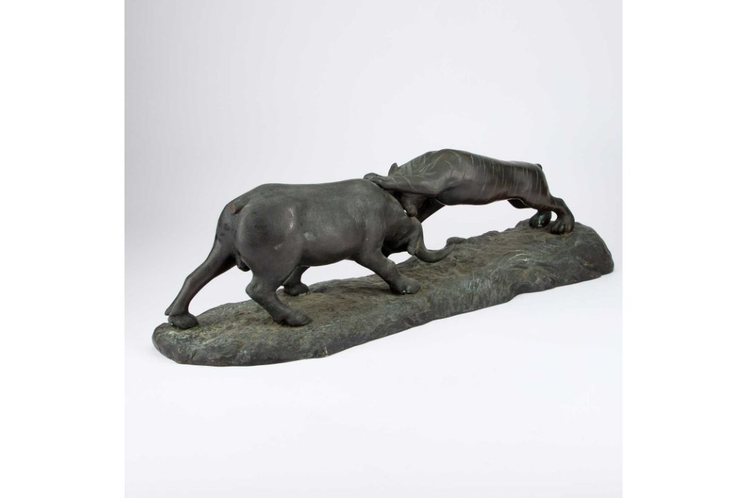 A LARGE JAPANESE BRONZE GROUP OF A TIGER ATTACKING A WATER BUFFALO - Image 2 of 2