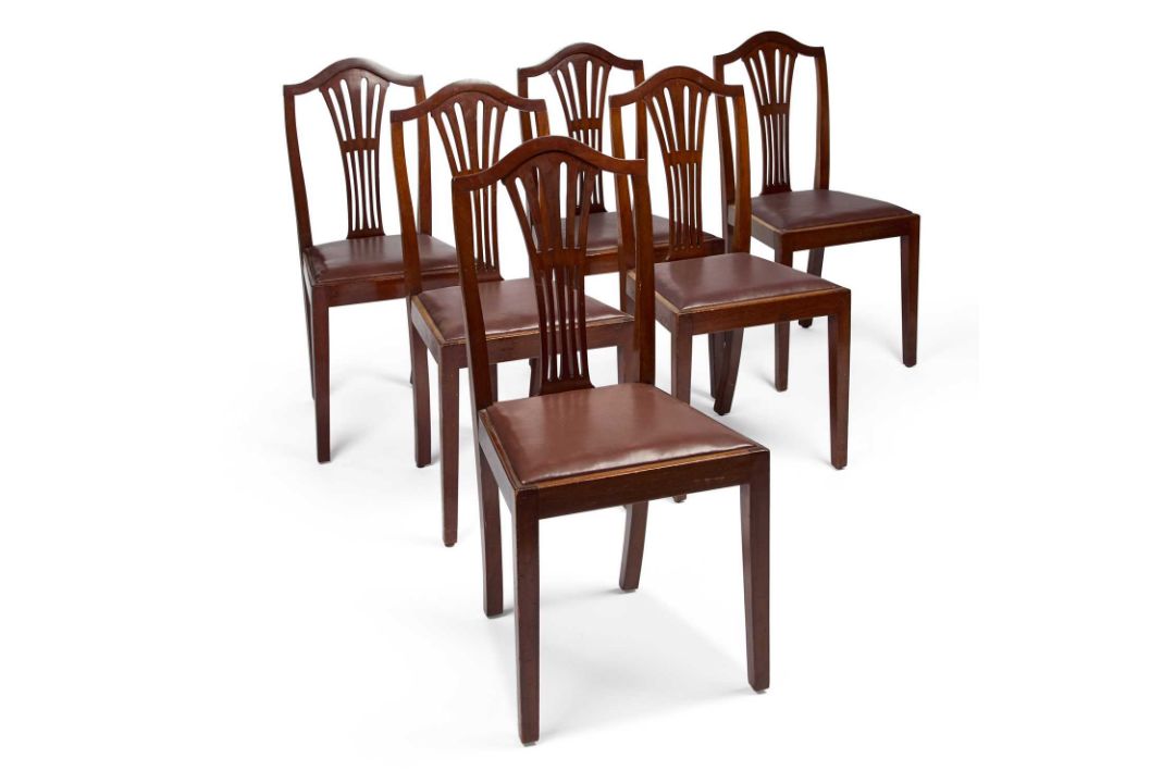 A SET OF SIX GEORGIAN STYLE MAHOGANY DINING CHAIRS