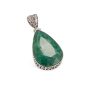 A GREEN BERYL PENDANT