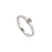A PLATINUM SOLITAIRE DIAMOND RING