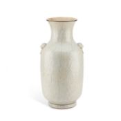 A LARGE CHINESE VASE WITH GE GLAZE