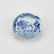 A SMALL CHINESE BLUE AND WHITE BOX AND COVER