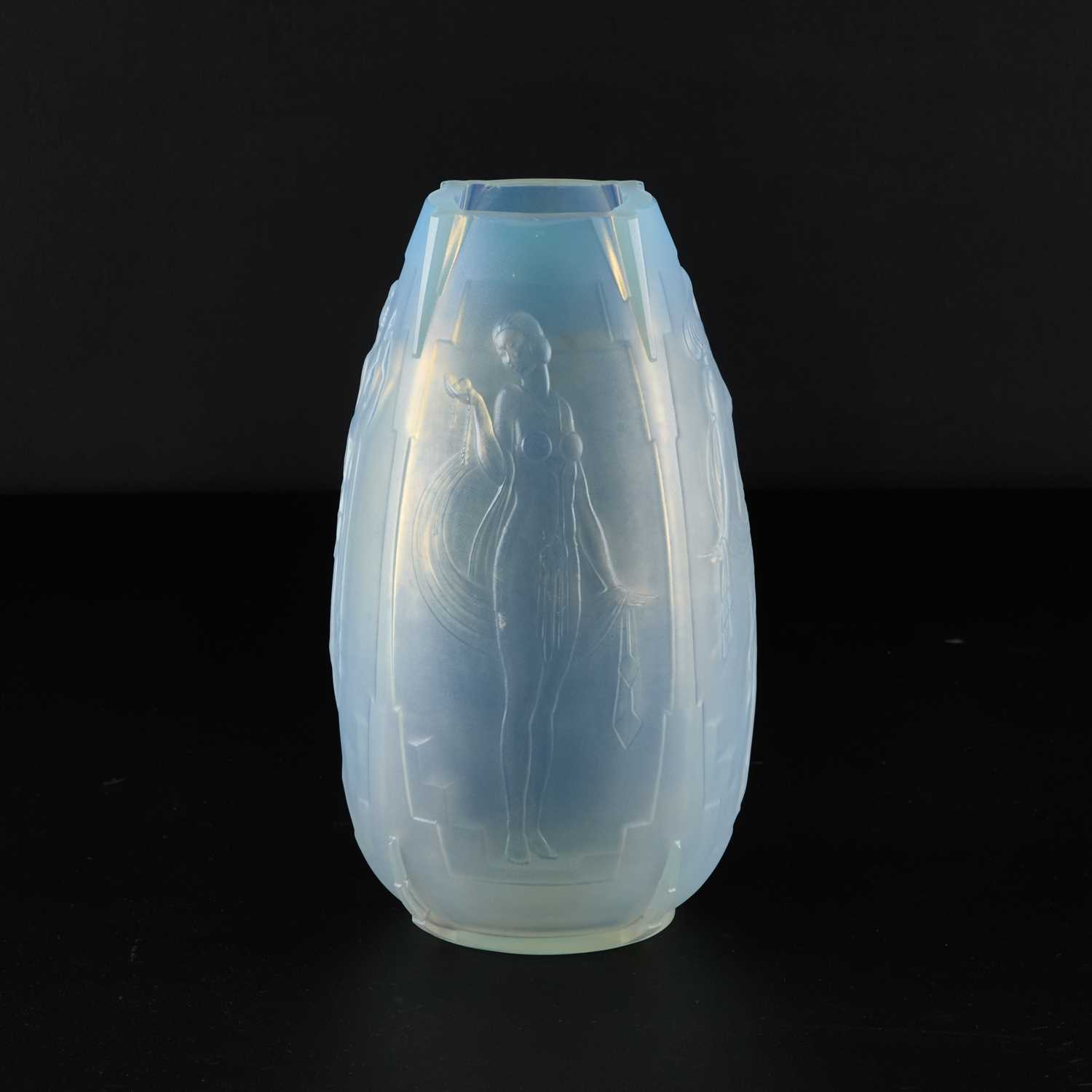 A SABINO OPALESCENT GLASS VASE - Image 3 of 6