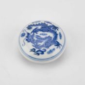 A SMALL CHINESE BLUE AND WHITE BOX AND COVER