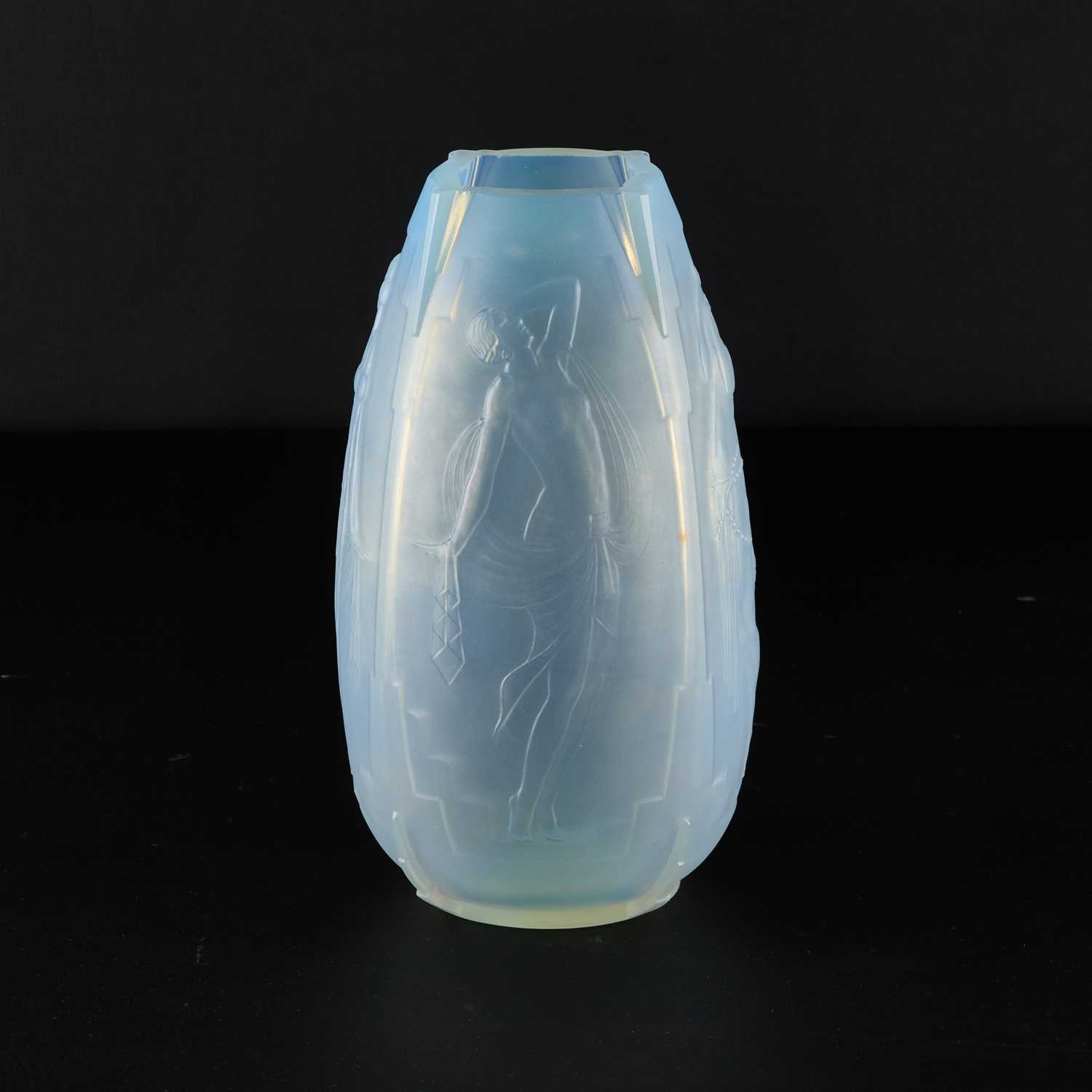 A SABINO OPALESCENT GLASS VASE - Image 4 of 6