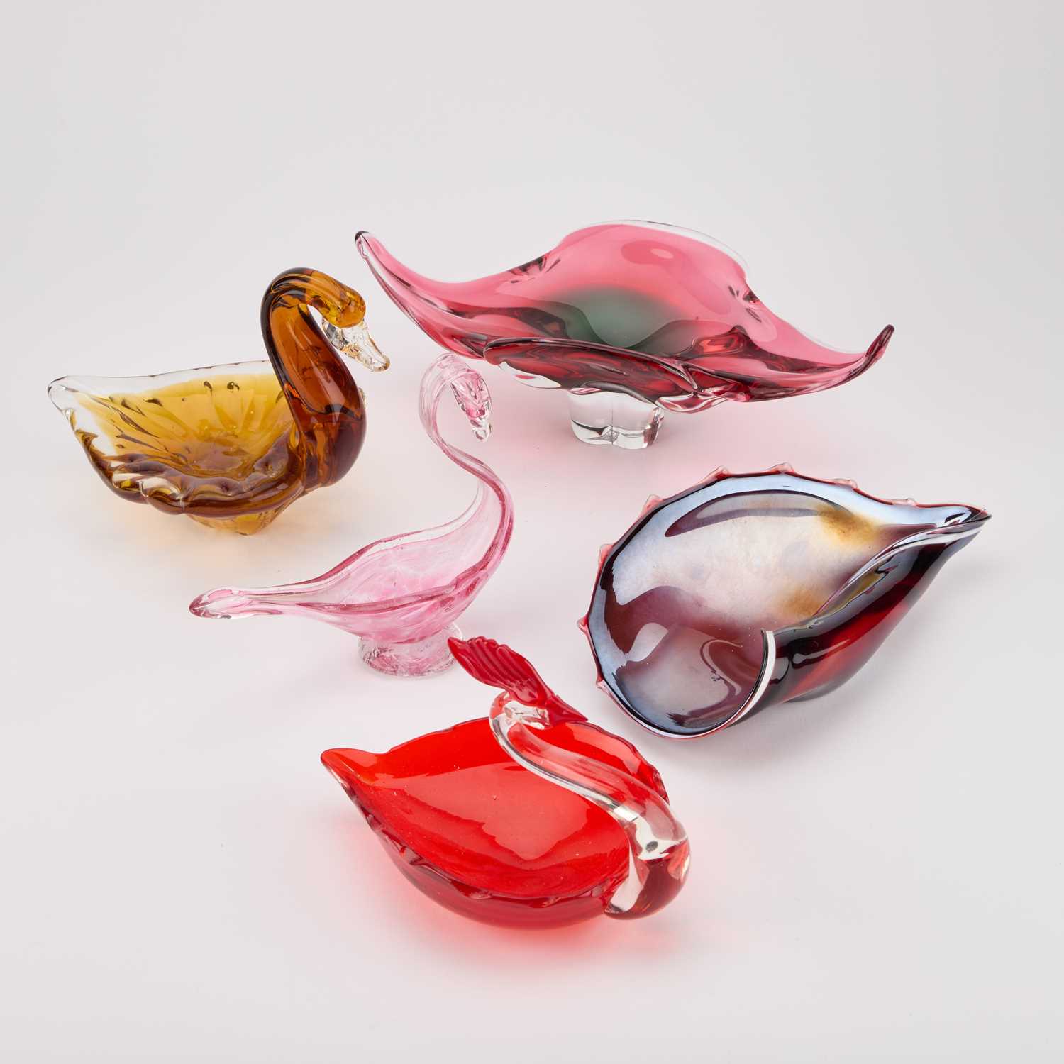 FIVE VENETIAN AND OTHER OTHER ART GLASS BOWLS