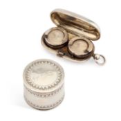 AN 18TH CENTURY FRENCH SILVER SNUFF OR COUNTERS BOX