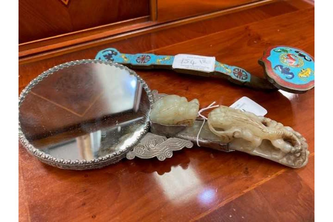 A CHINESE SILVER AND JADE HAND-MIRROR AND A CHINESE CLOISONNÉ RUYI SCEPTRE - Image 5 of 8