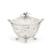 A FINE AMERICAN STERLING SILVER BOWL AND COVER OF LARGE PROPORTIONS