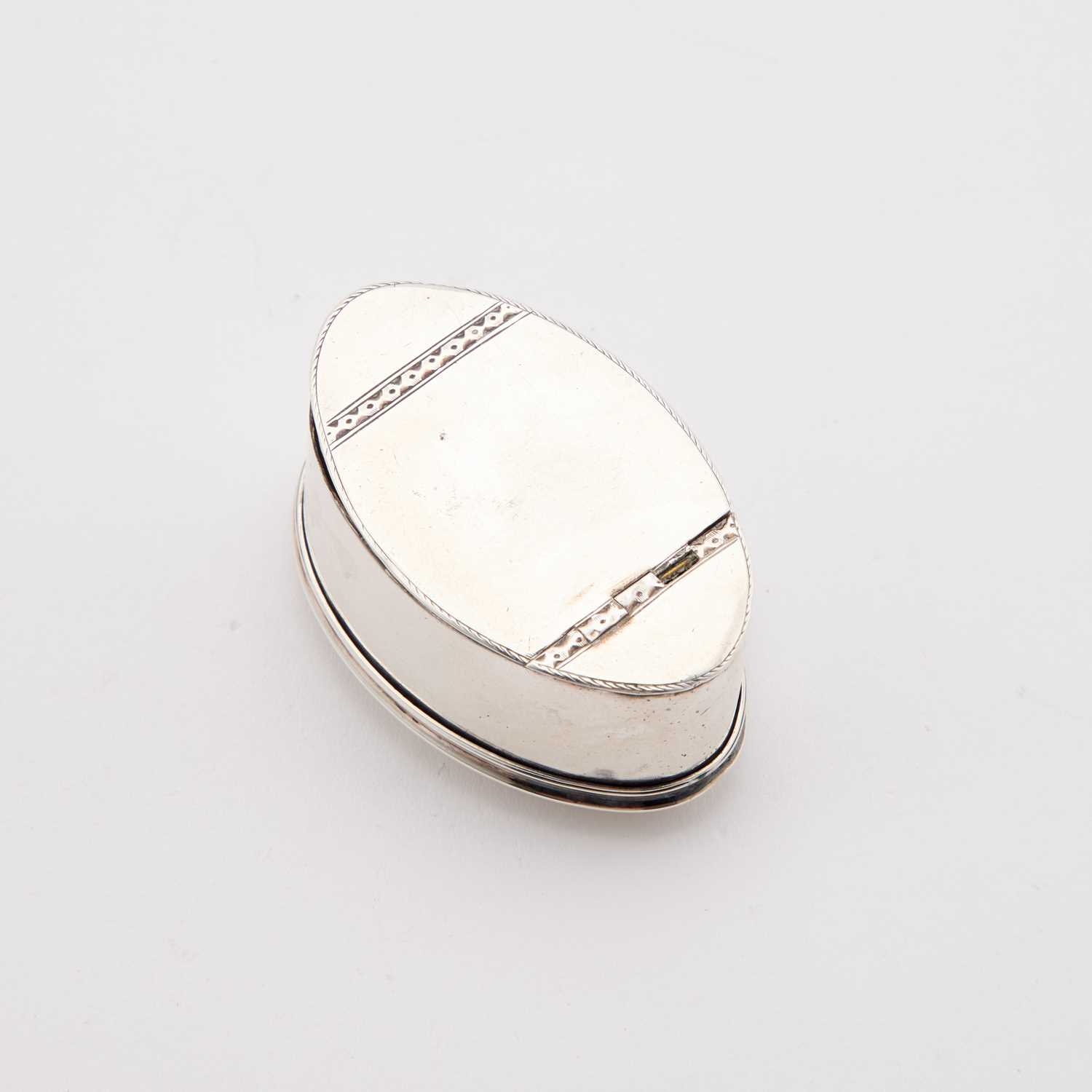 A GEORGE III SILVER NUTMEG GRATER - Image 3 of 4