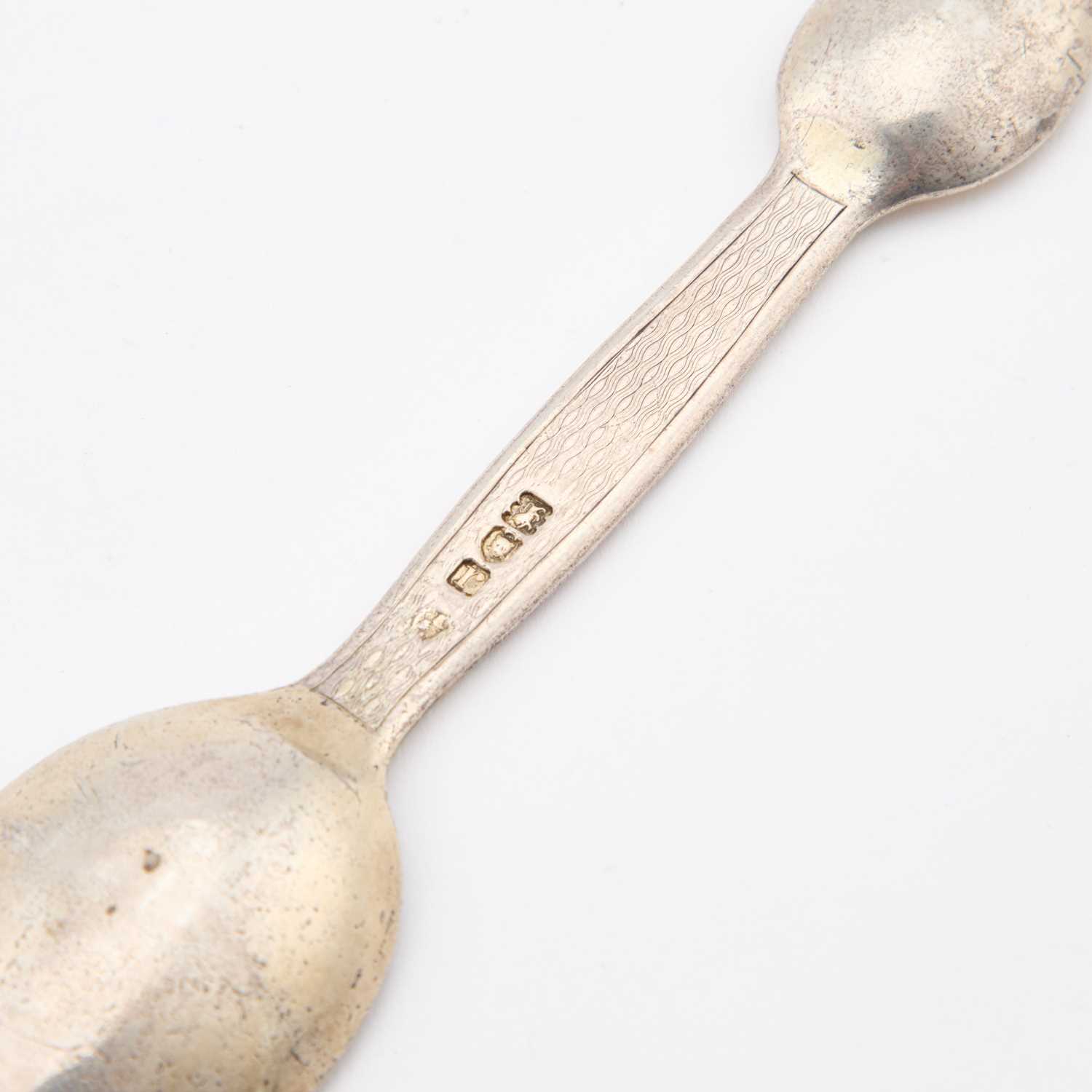 A GEORGE V SILVER-GILT MEDICINE SPOON - Image 2 of 2