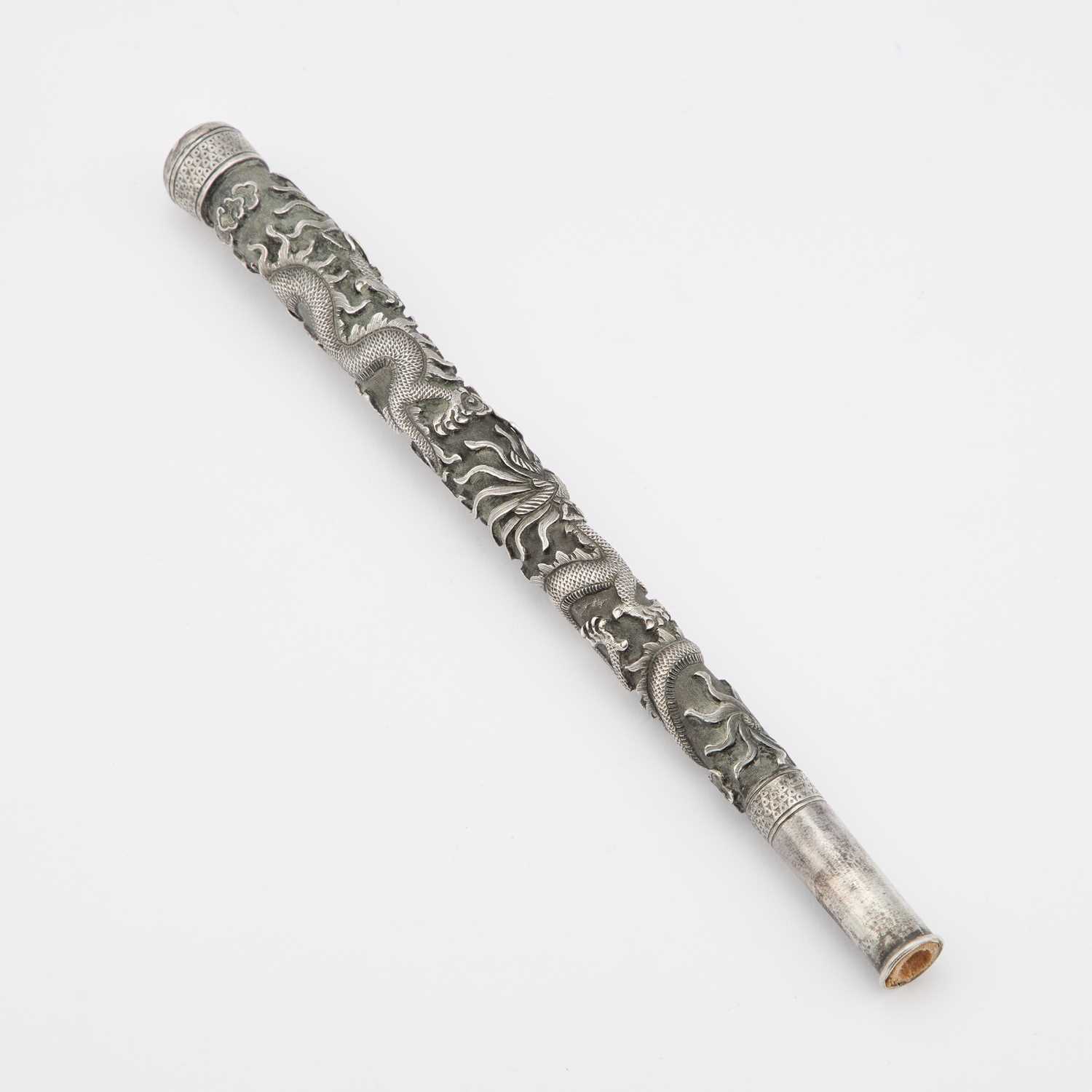 A CHINESE SILVER PARASOL HANDLE - Image 2 of 2