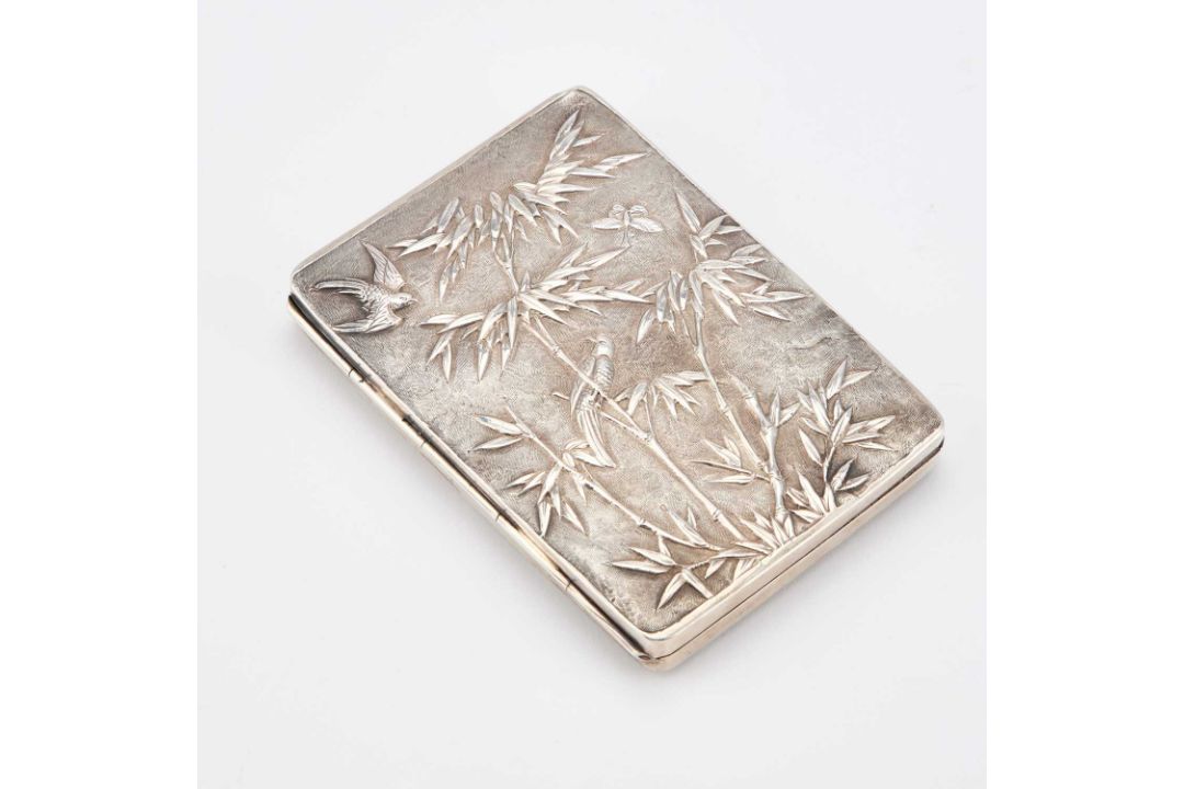 A CHINESE SILVER CARD CASE - Image 2 of 3