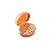 AN EARLY 19TH CENTURY GOLD-MOUNTED CARNELIAN VINAIGRETTE
