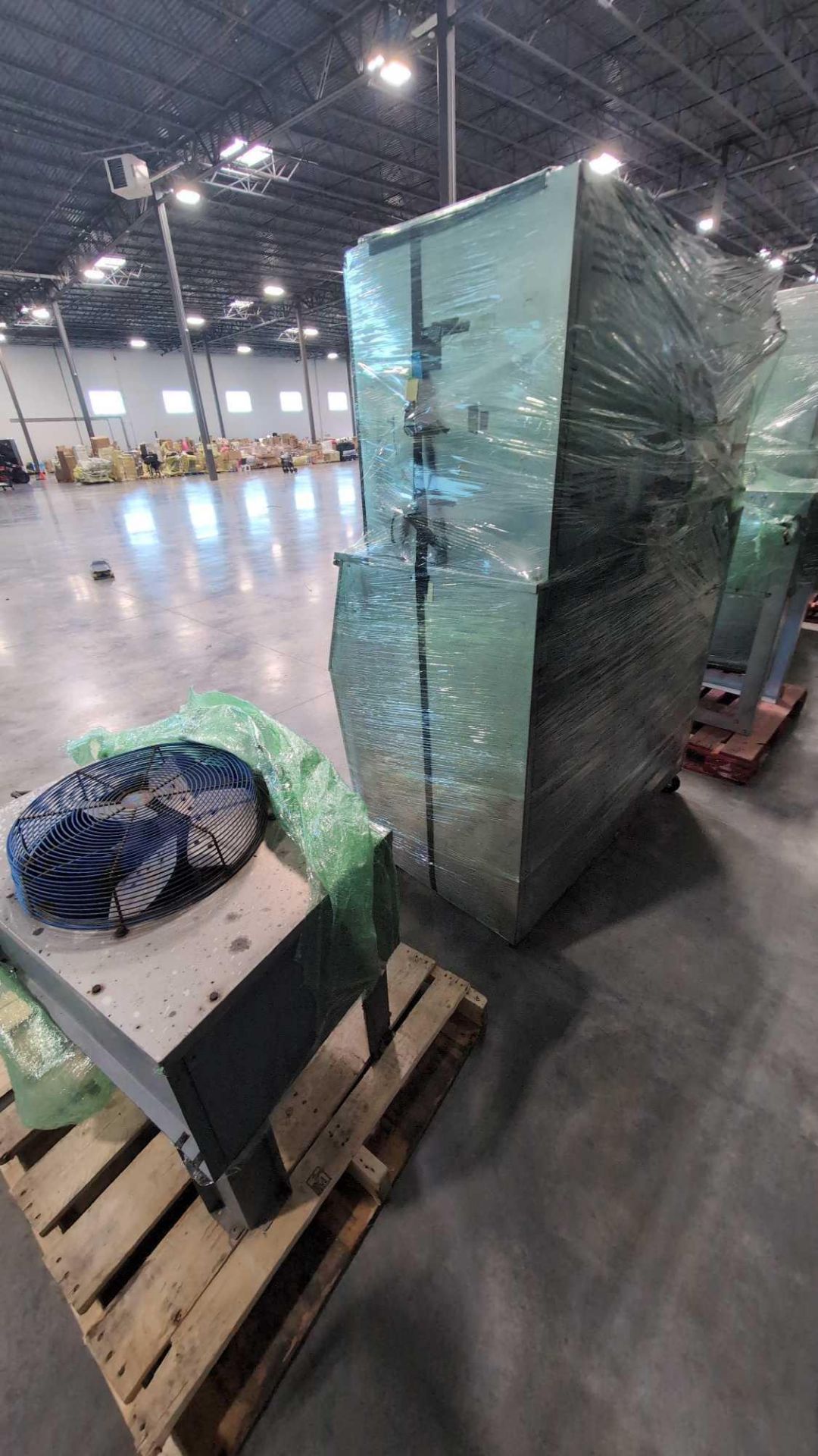 Ice o matic Commercial ice machineModel ICE 1406fr2 cube ice working when removed from service - Image 11 of 12