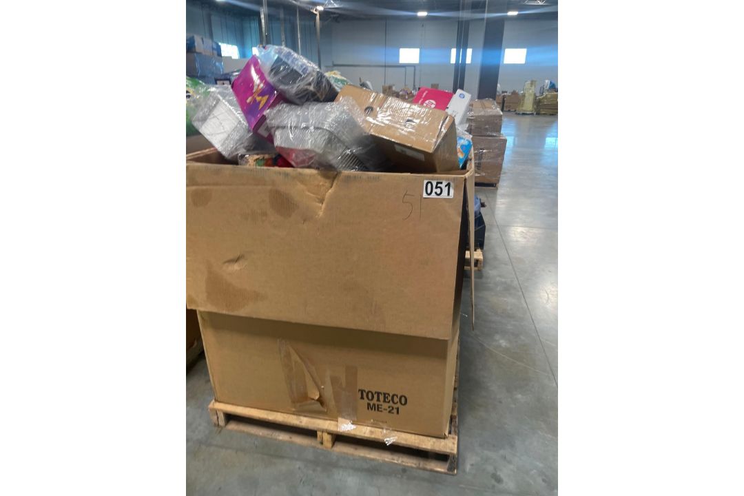 Big box store in box: Dustin bobsweep, detergent, cashews, potatotes, coffee mate, popcorn, cups, fo - Image 1 of 7