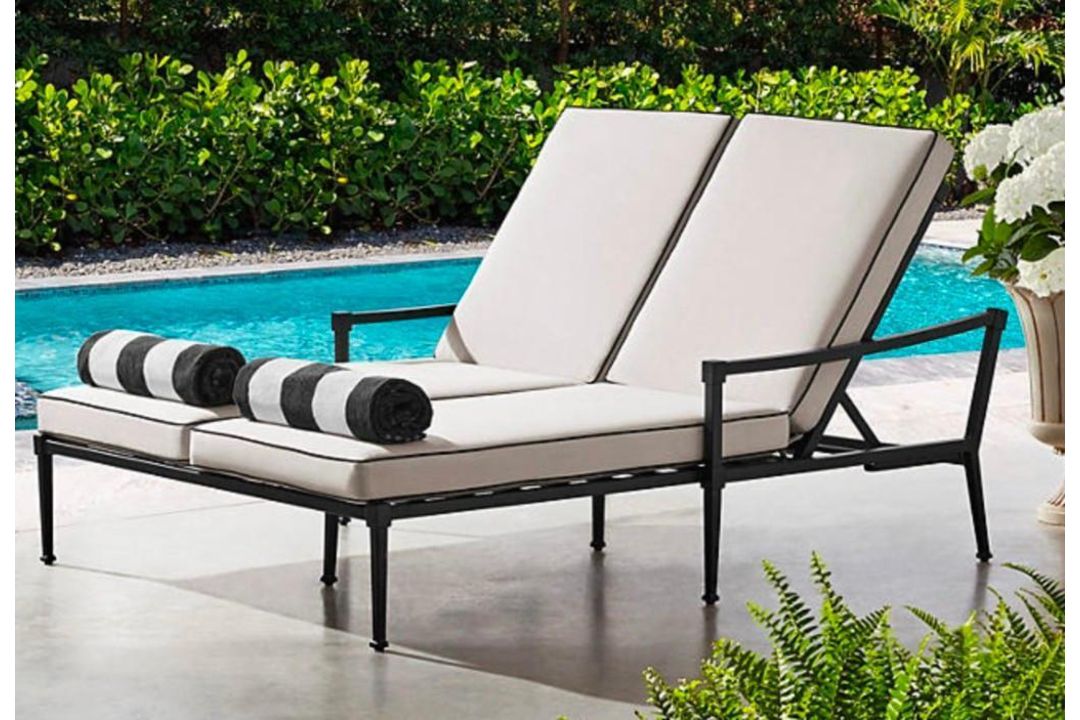 Sheffield Collection double Chaise Lounger - Image 1 of 4