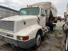 1996 Navistar 8200 Tender Truck