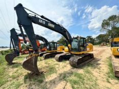2015 John Deere 210G LC Excavator with Bucket