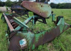 1980 John Deere 220 Flexible Platform Head