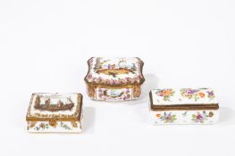 Three polychrome porcelain snuff boxes 19th century manufacture