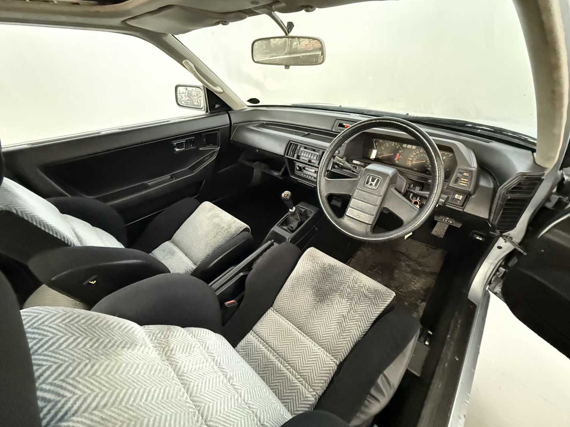 1984 Honda Prelude GXL Low mileage & 1 previous keeper  - Image 19 of 29