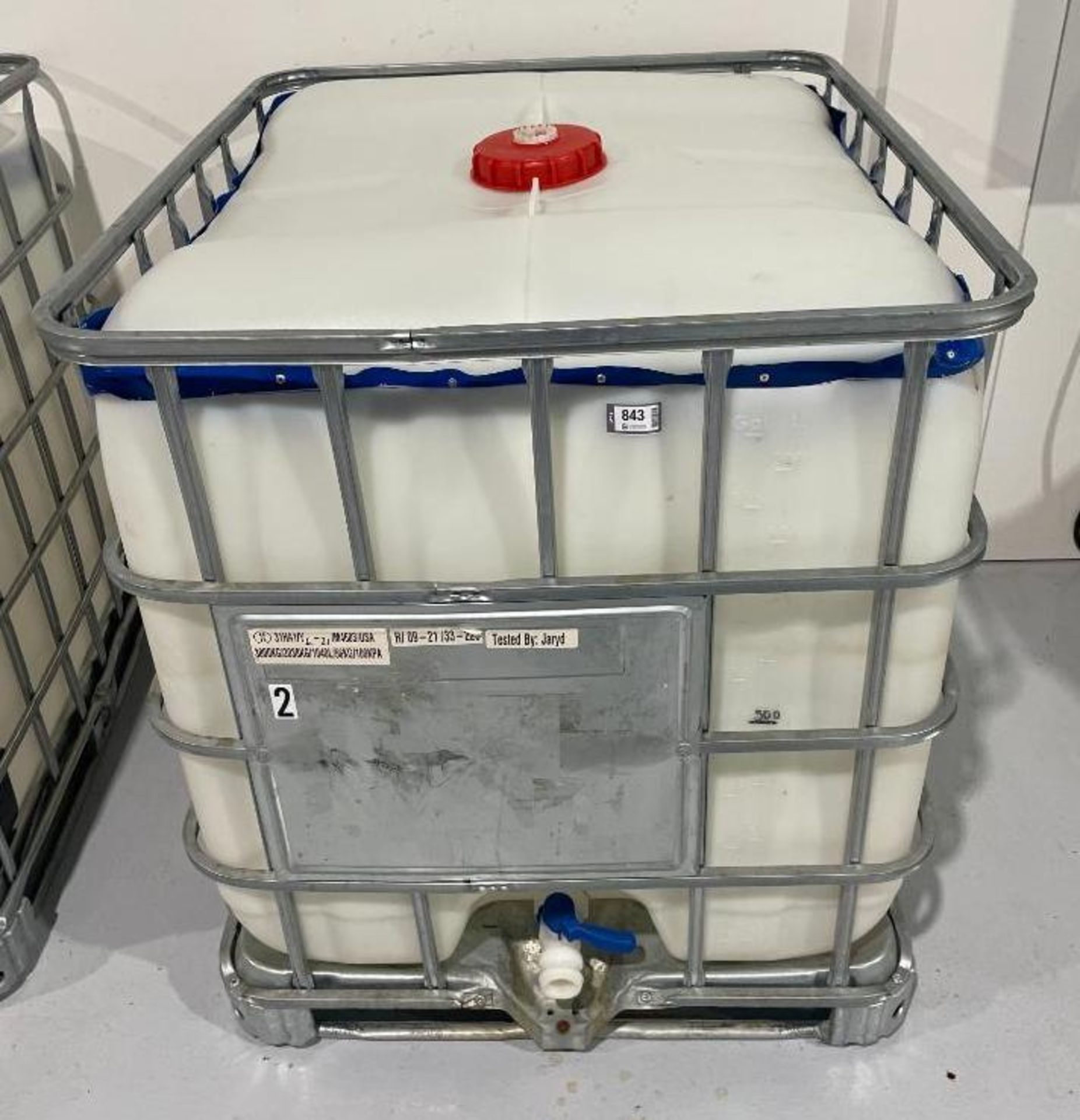1000L PLASTIC TOTE WITH ALUMINUM CAGE *TOTE TOP CUT OFF* - Image 2 of 8