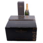 Moët et Chandon, Grande Vintage champagne, 2004 Seven bottles