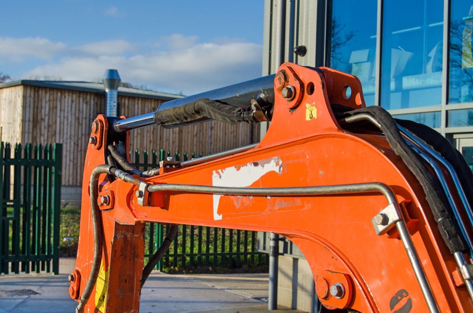 Hitachi Zaxis 19U 1.9 tonne rubber tracked mini excavator Year: 2017 S/N: P00031783 Recorded - Image 16 of 25