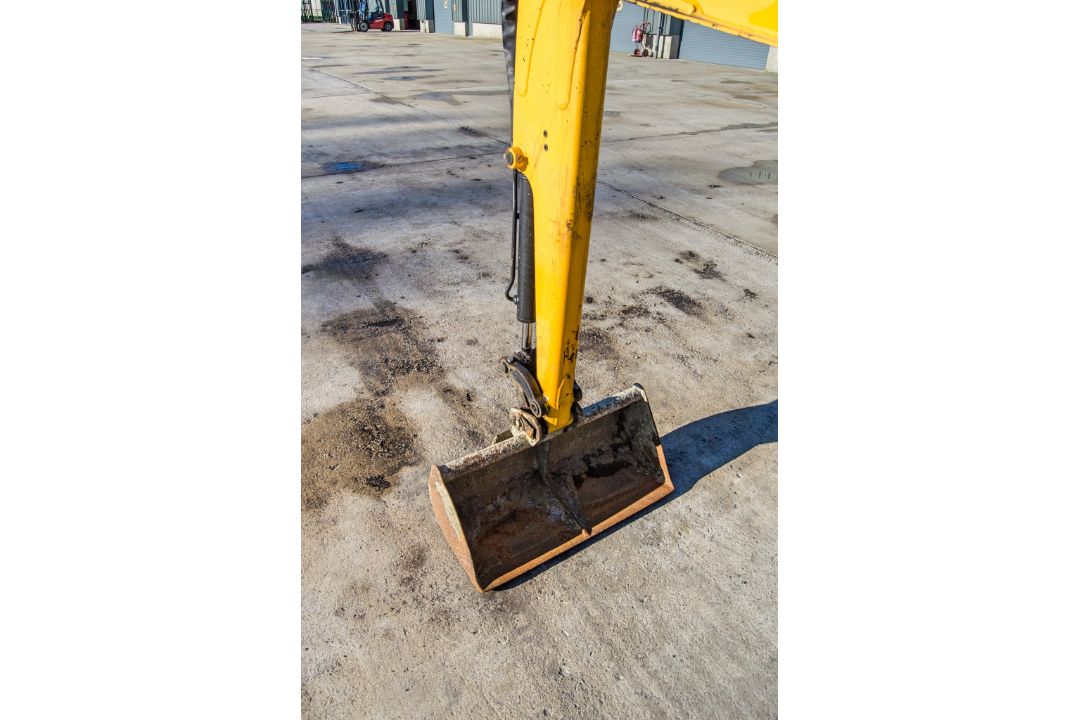JCB 8018 CTS 1.5 tonne rubber tracked mini excavator Year: 2017 S/N: 2583619 Recorded Hours: 2700 - Image 13 of 26