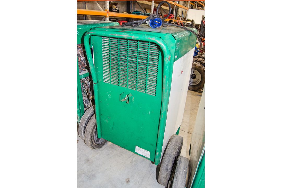 Ebac 102800 240v dehumidifier 18110861 - Image 2 of 2