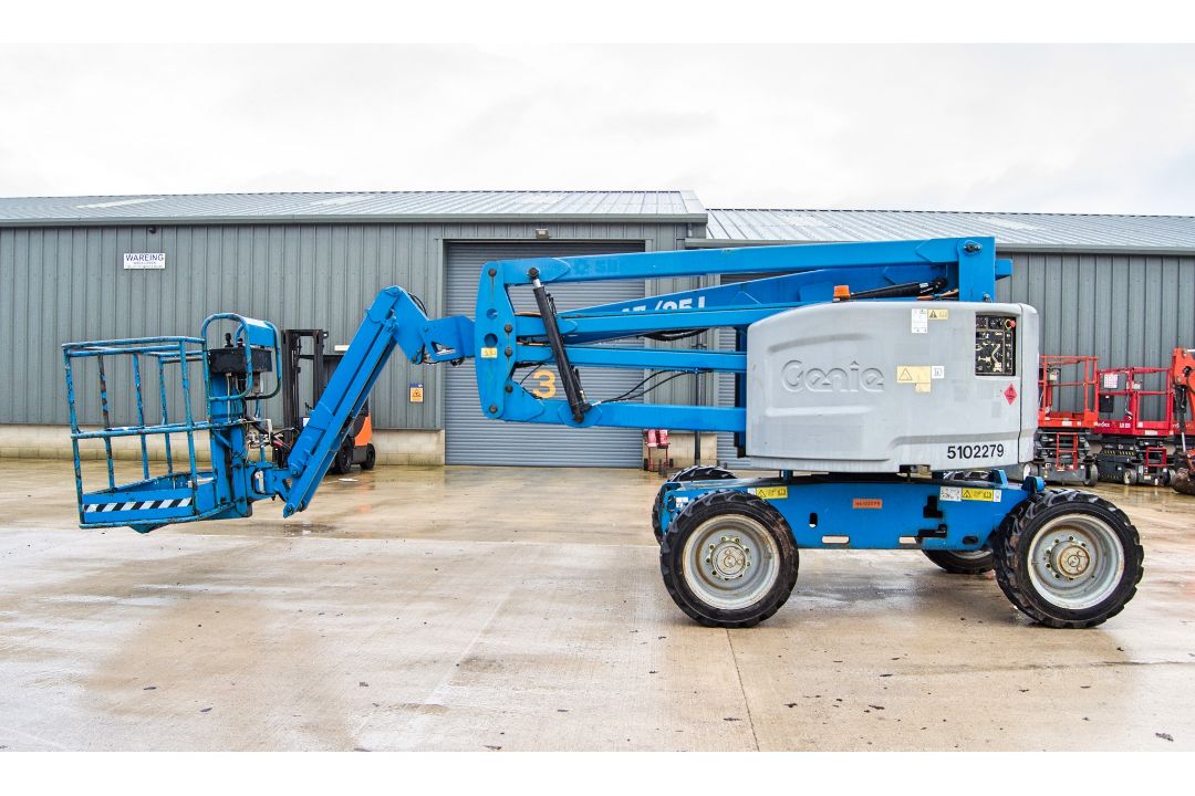 Genie Z45/25J diesel/battery electric 4 wheel drive articulated boom lift access platform Year: 2014 - Image 7 of 19