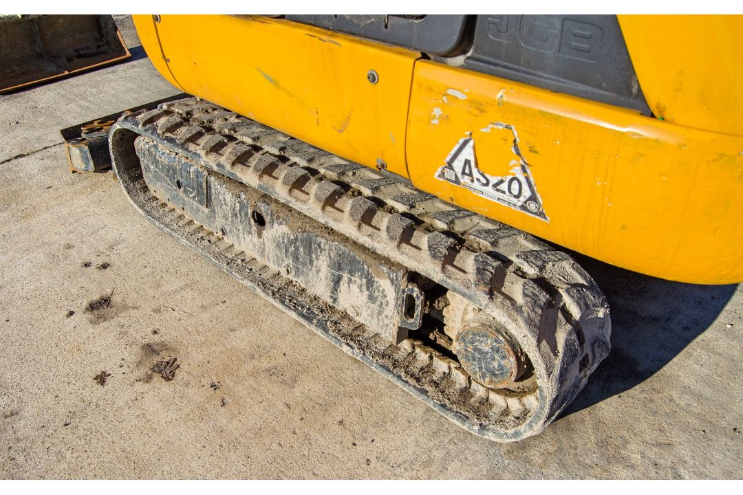 JCB 8018 CTS 1.5 tonne rubber tracked mini excavator Year: 2017 S/N: 2583619 Recorded Hours: 2700 - Image 9 of 26