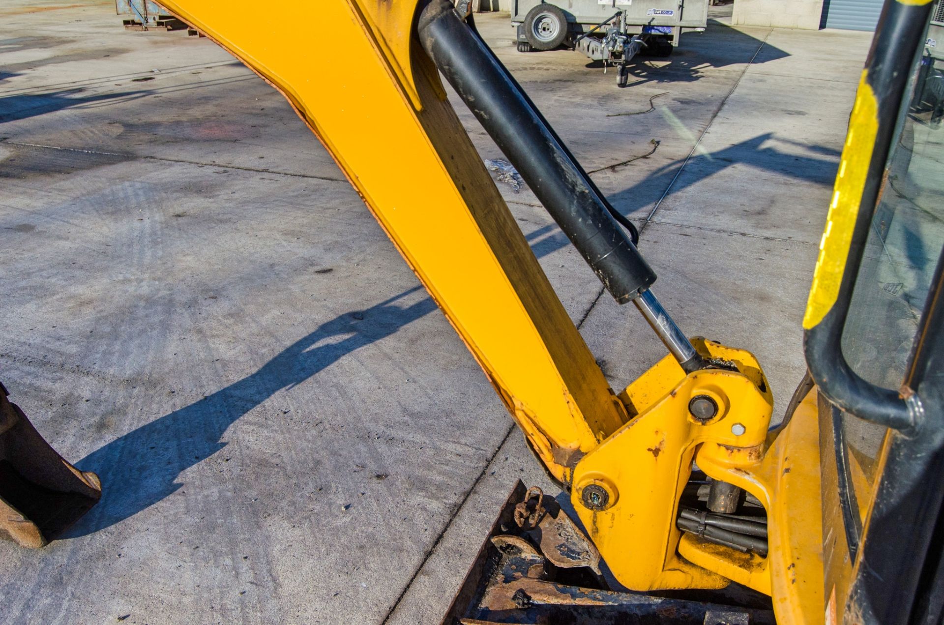 JCB 8018 CTS 1.5 tonne rubber tracked mini excavator Year: 2017 S/N: 2583538 Recorded Hours: 1950 - Image 17 of 26