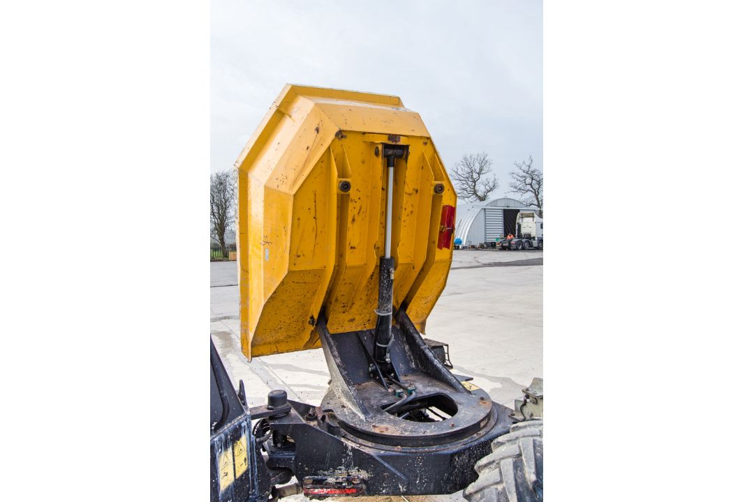 JCB 3 tonne swivel skip dumper Year: 2015 S/N: EFFRF8427 Recorded Hours: 1247 c/w V5C registration - Image 10 of 25