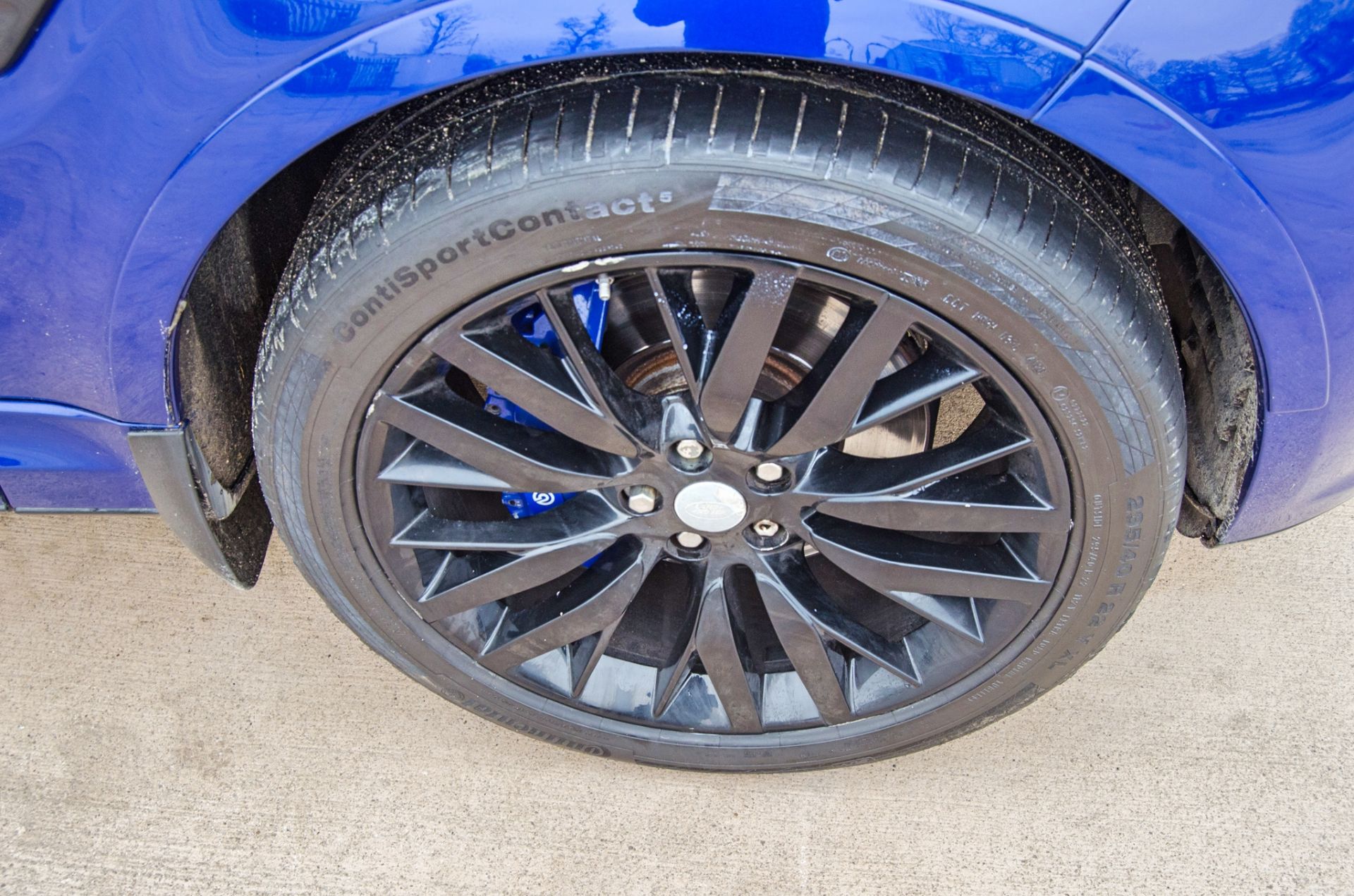 Range Rover Sport SVR 5 litre V8 Supercharged petrol automatic estate Registration Number: AE65 - Image 17 of 42