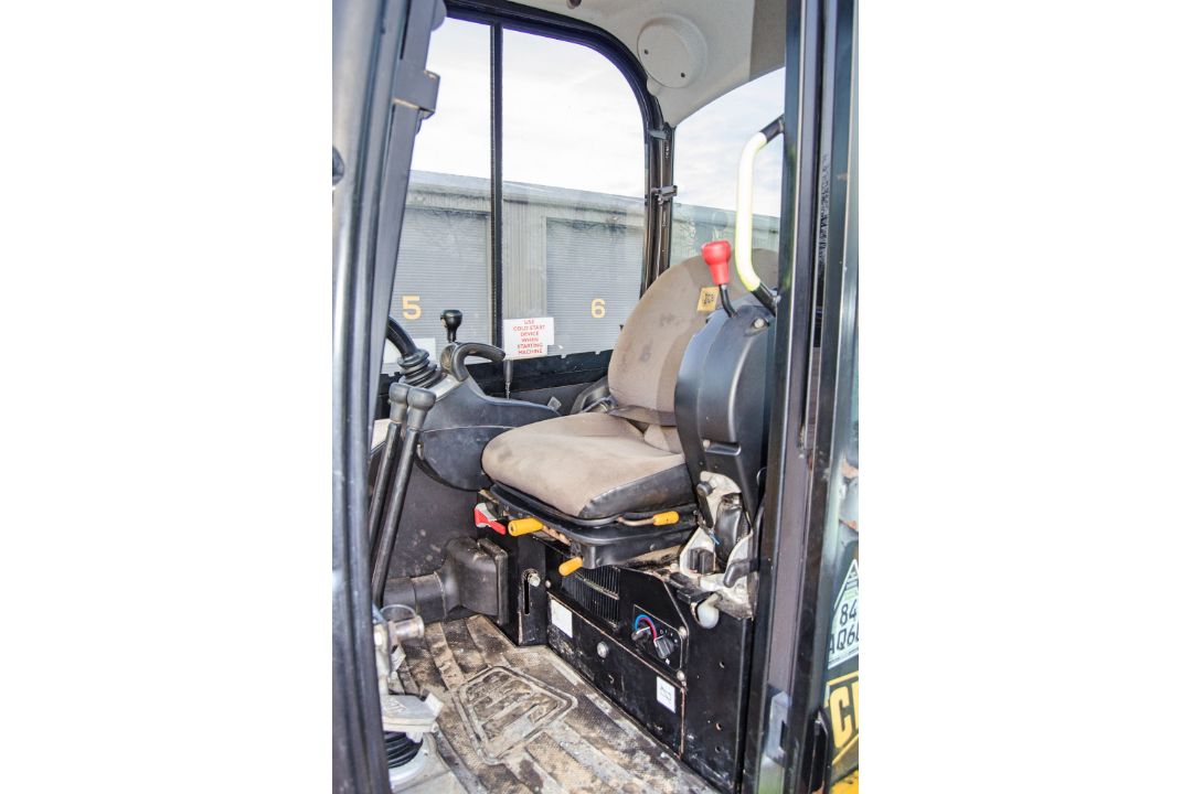JCB 8025 ZTS 2.5 tonne rubber tracked mini excavator Year: 2017 S/N: 2227658 Recorded Hours: 2044 - Image 19 of 25