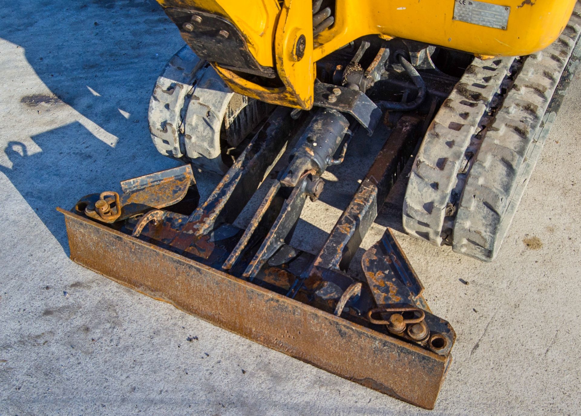 JCB 8018 CTS 1.5 tonne rubber tracked mini excavator Year: 2017 S/N: 2545635 Recorded Hours: 1385 - Image 13 of 26